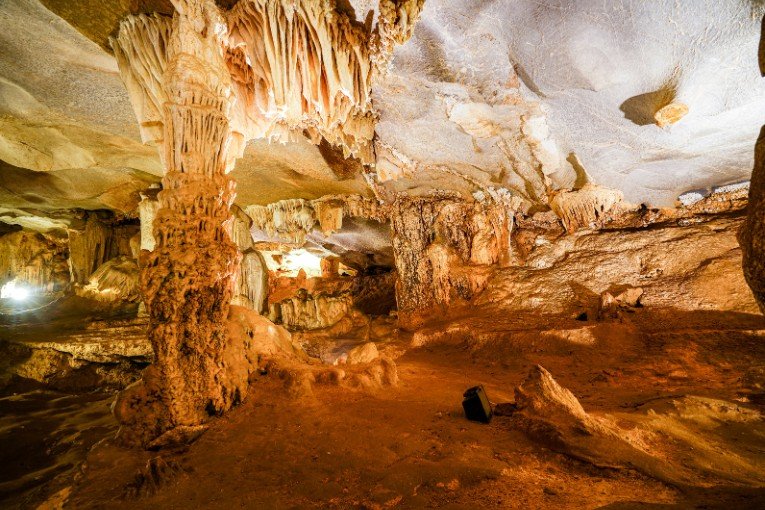 Thien Canh Son Cave