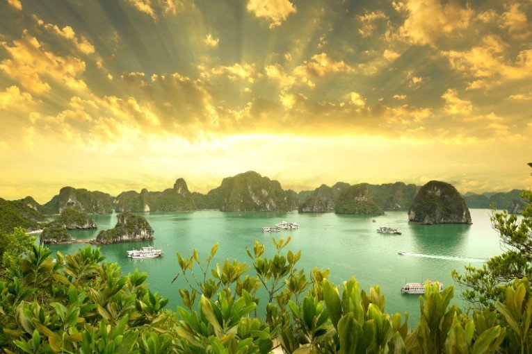 Tourist Places in Ha Long Bay