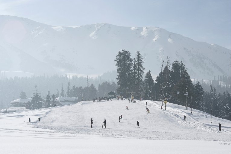 Skiing in Gulmarg