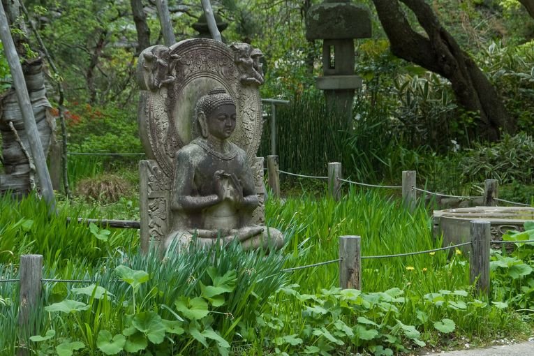 Ankokuron-ji Temple