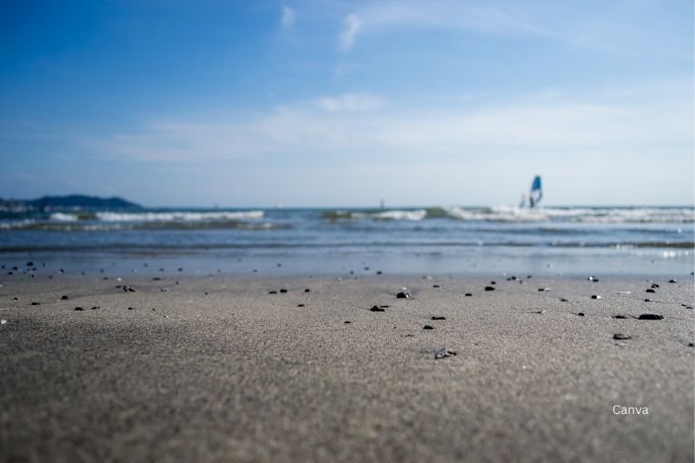 Yuigahama Beach Park